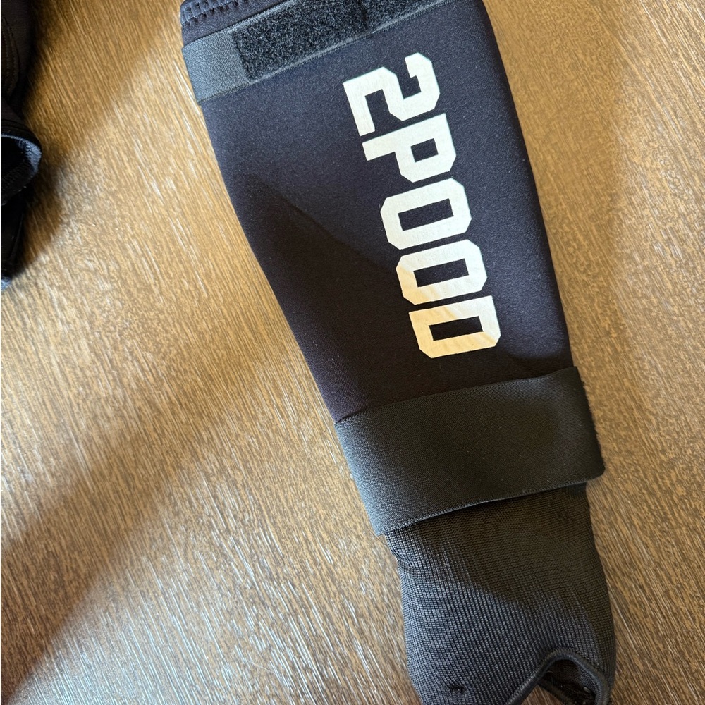 UNISEX 2POOD Black Rope Climbing Sleeve